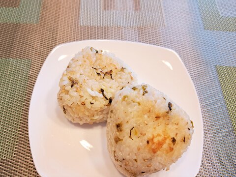 高菜とチーズを入れて！焼きおにぎり